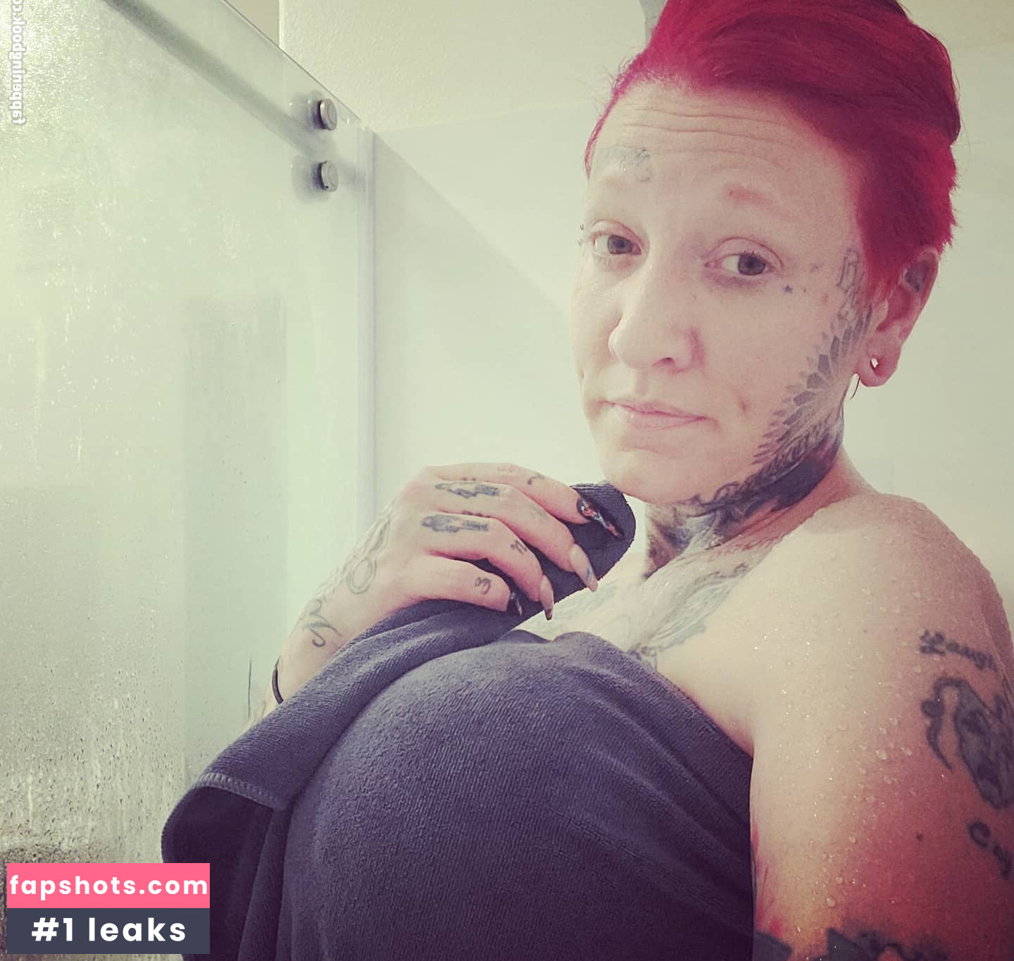 ChrystalNevius gallery photo #2