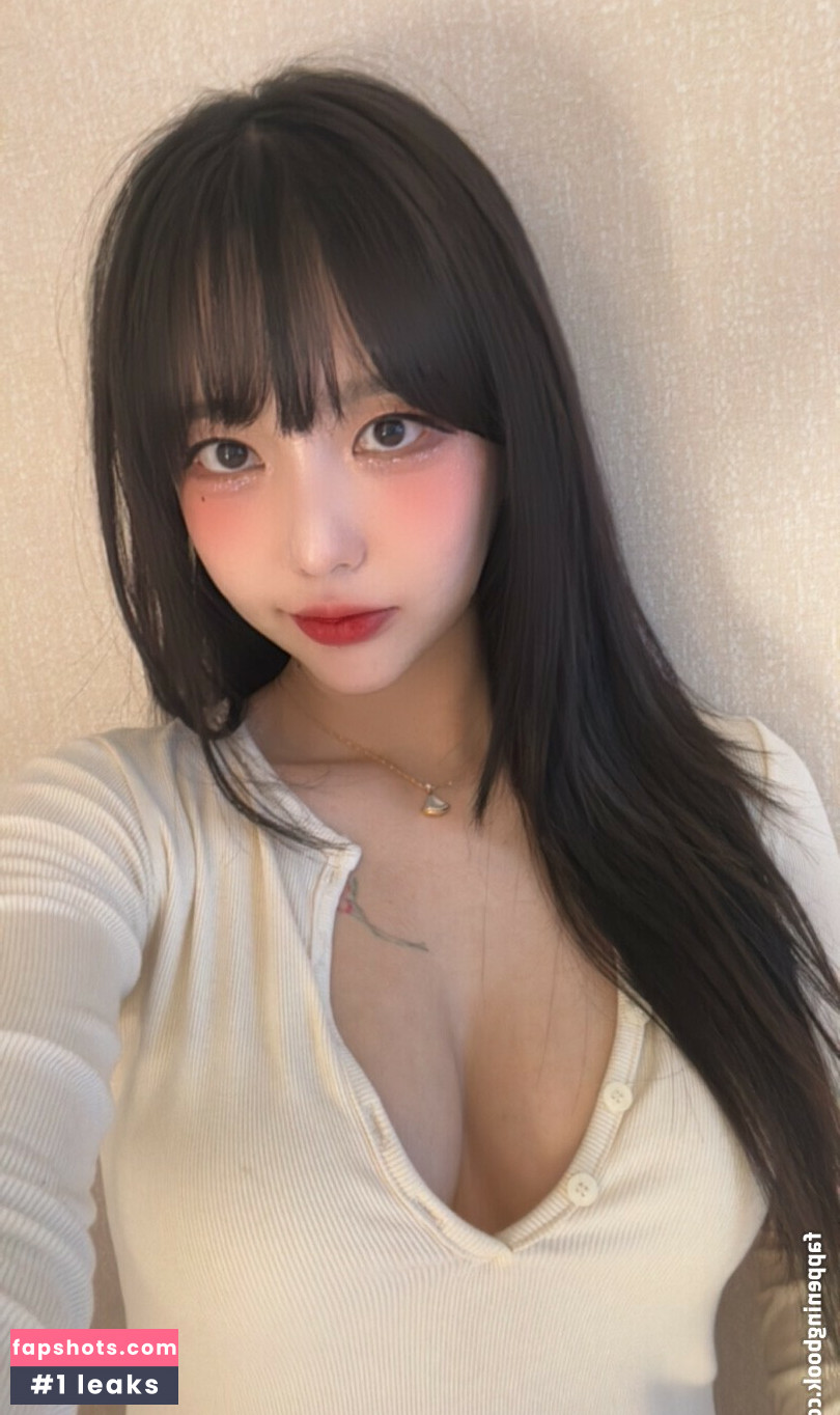 ChuJeong gallery photo #22