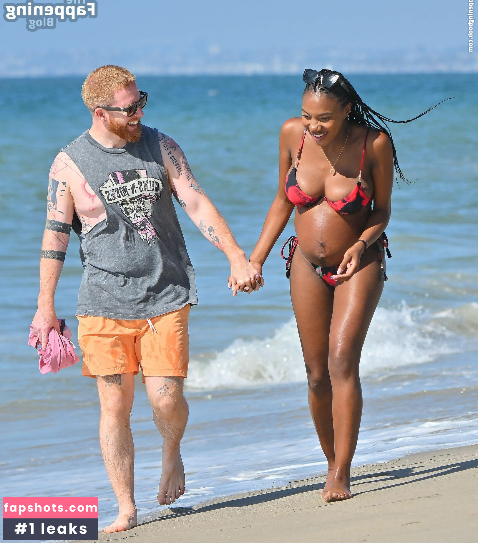 Chyna Mills gallery photo #7