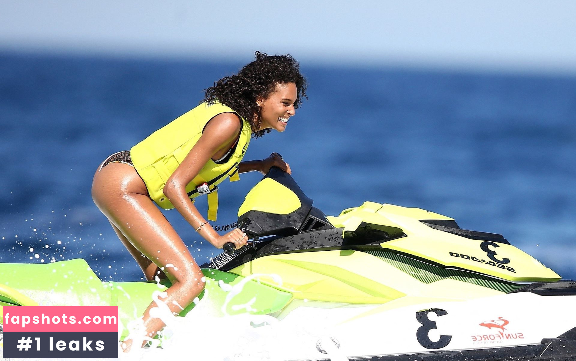 Cindy Bruna gallery photo #226