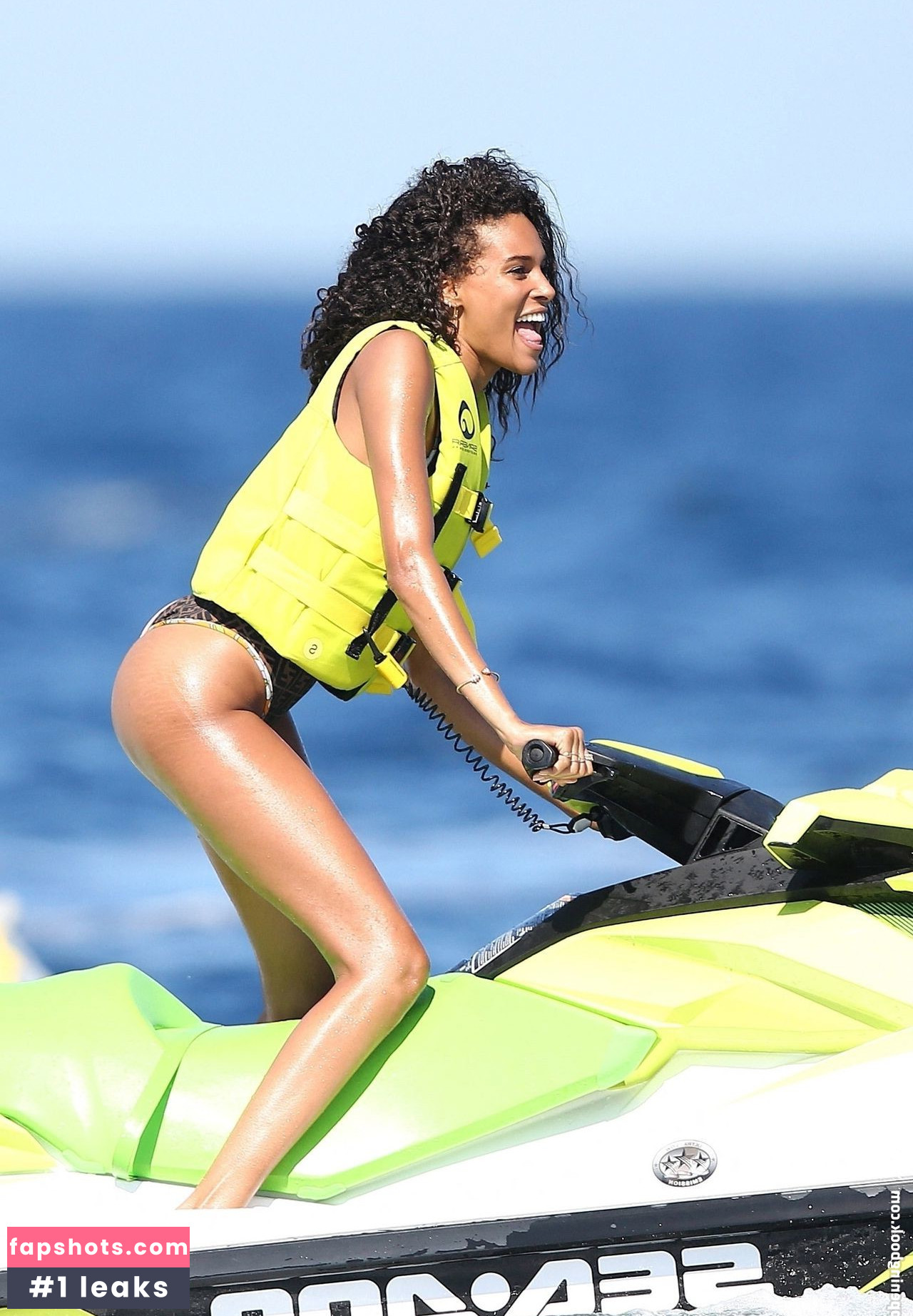 Cindy Bruna gallery photo #229