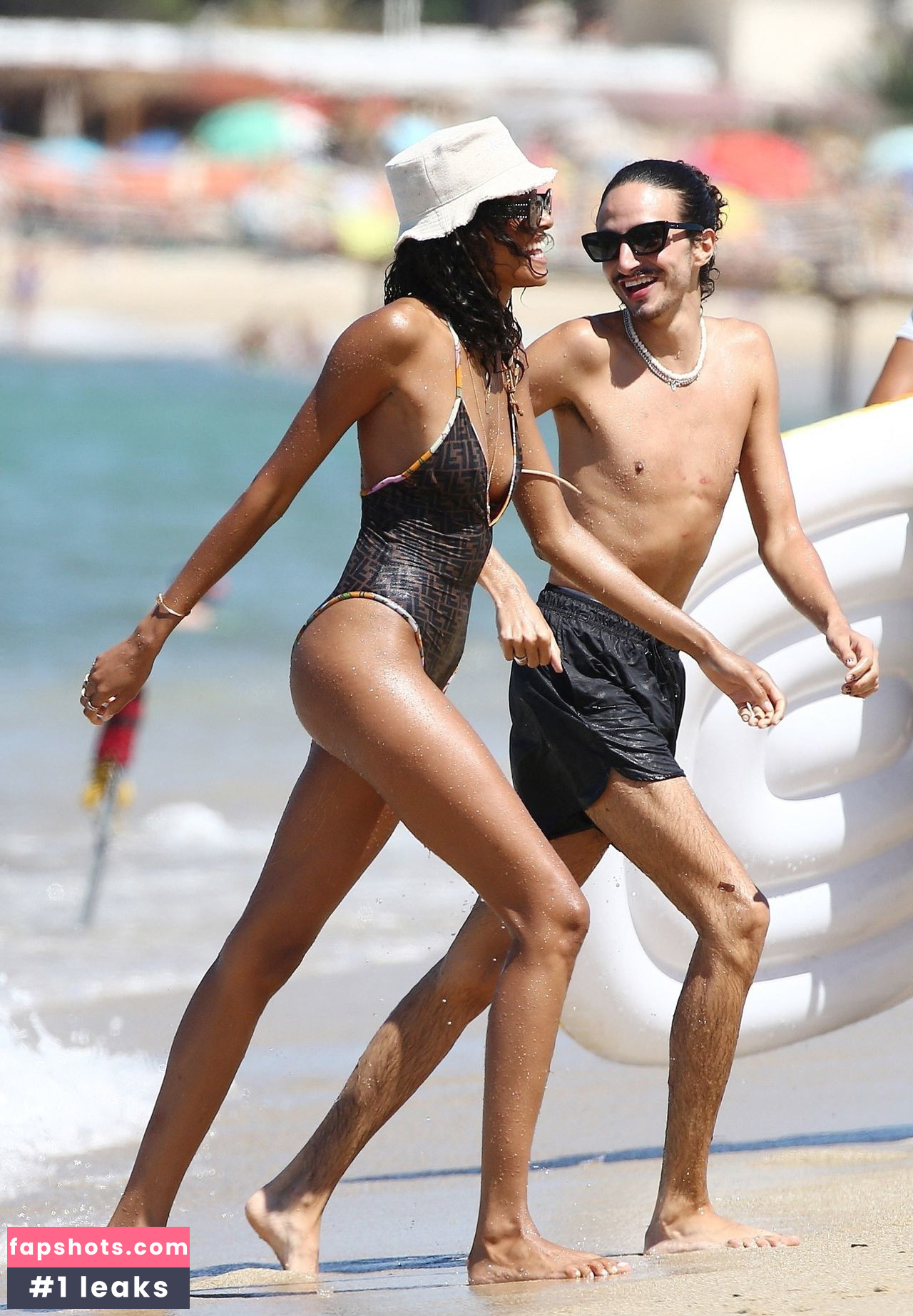 Cindy Bruna gallery photo #263