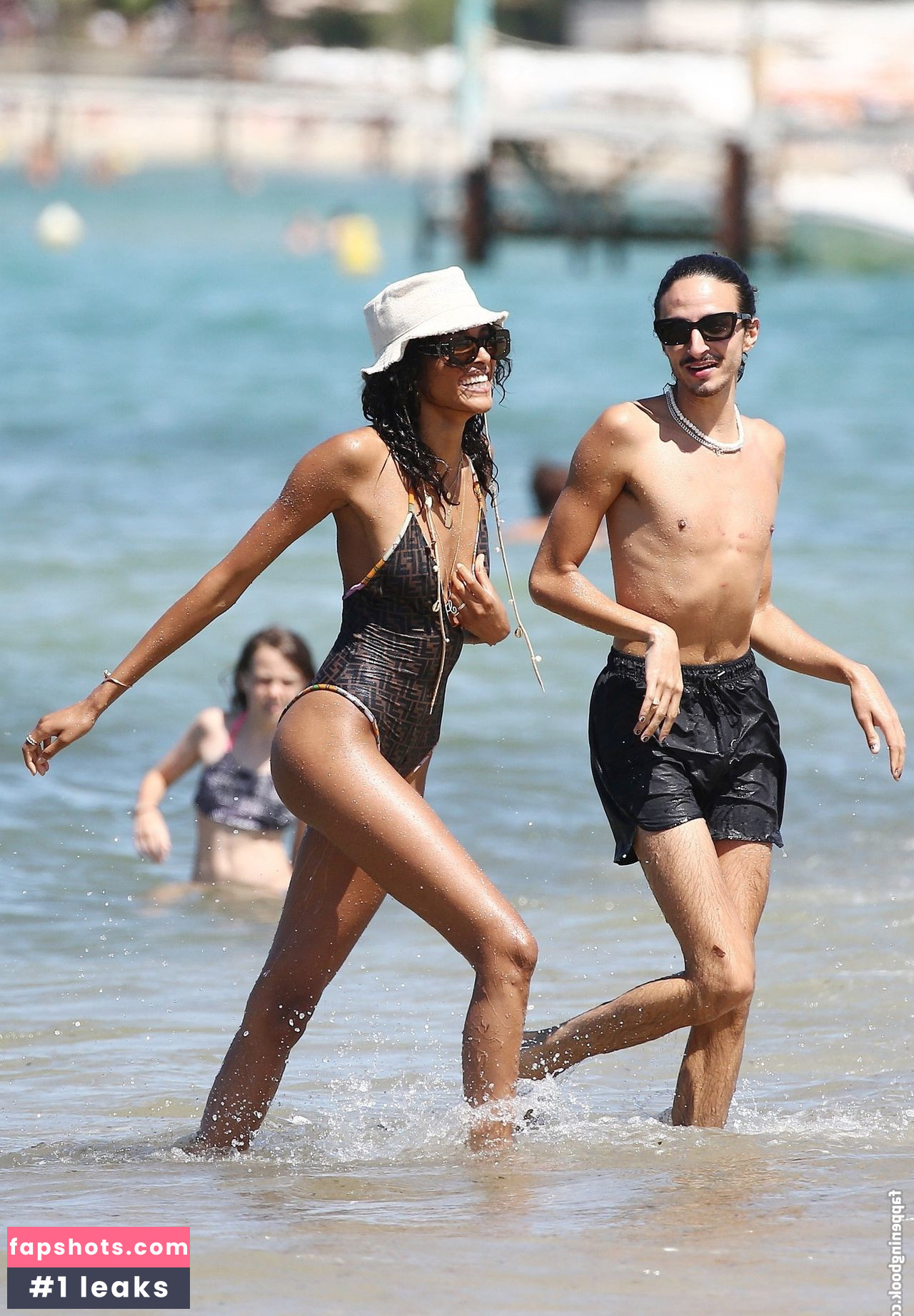 Cindy Bruna gallery photo #264