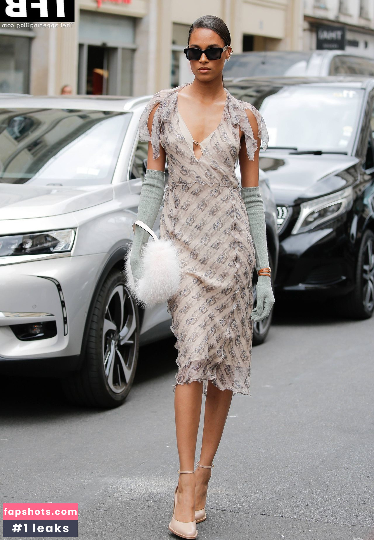 Cindy Bruna gallery photo #33