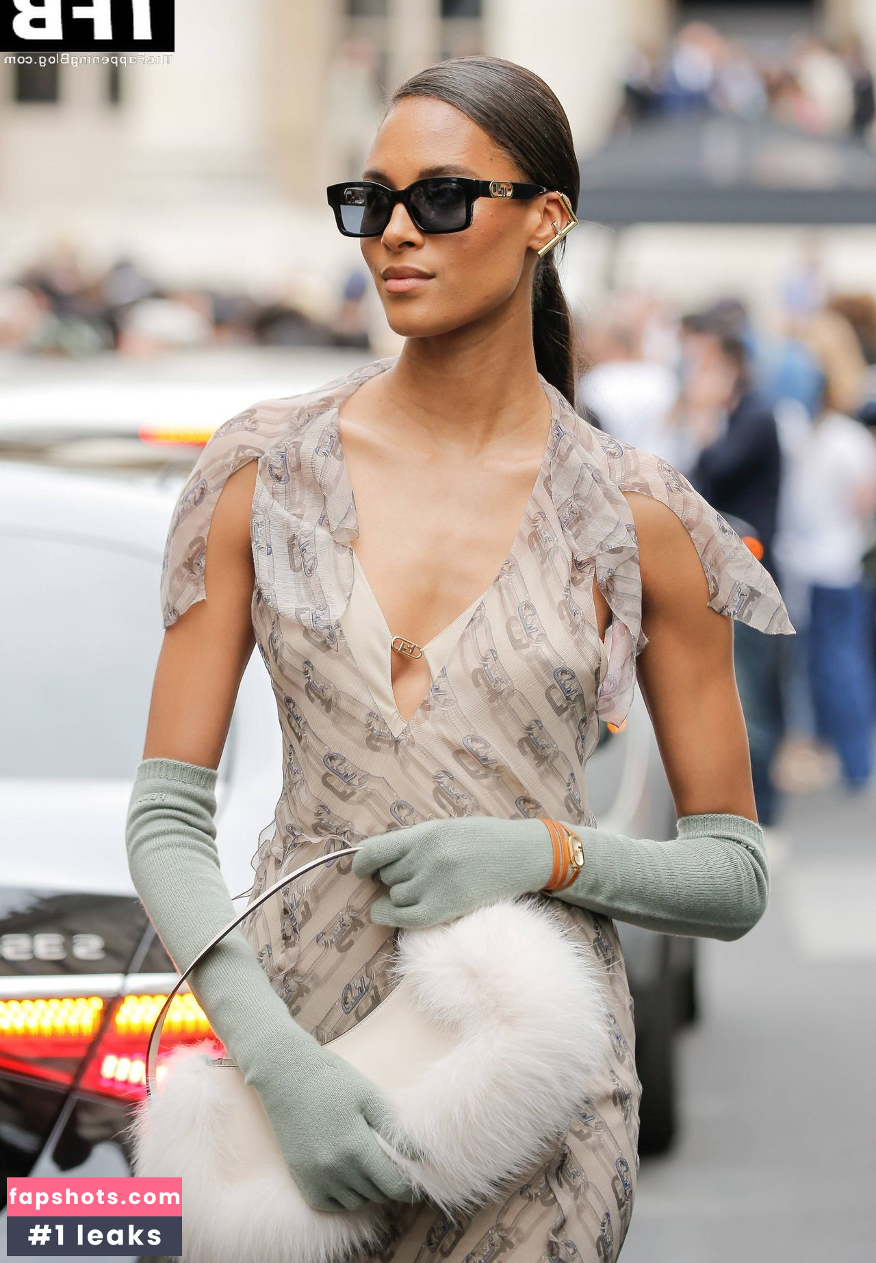 Cindy Bruna gallery photo #37