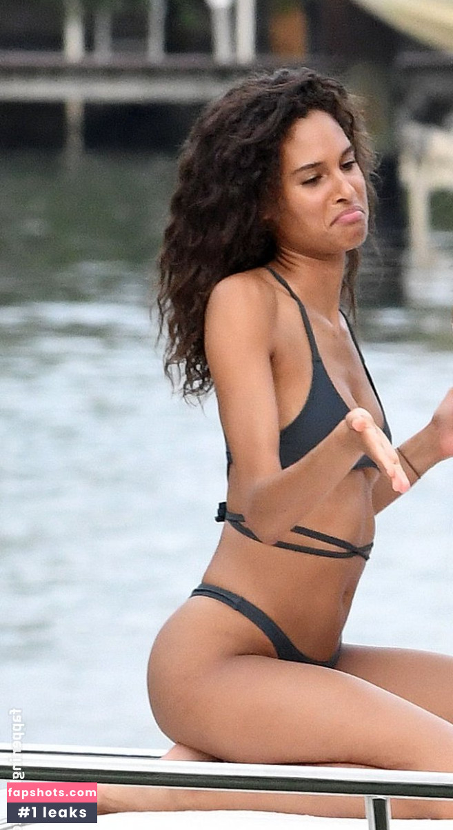 Cindy Bruna gallery photo #555