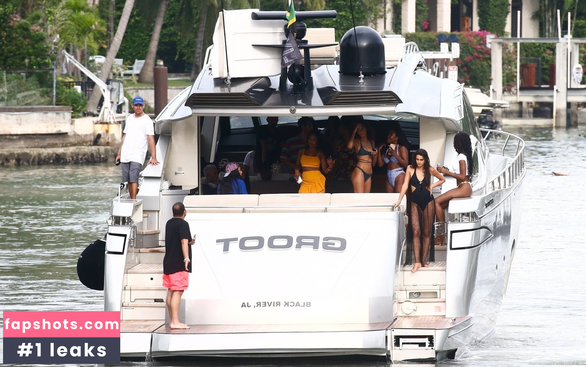 Cindy Bruna gallery photo #567