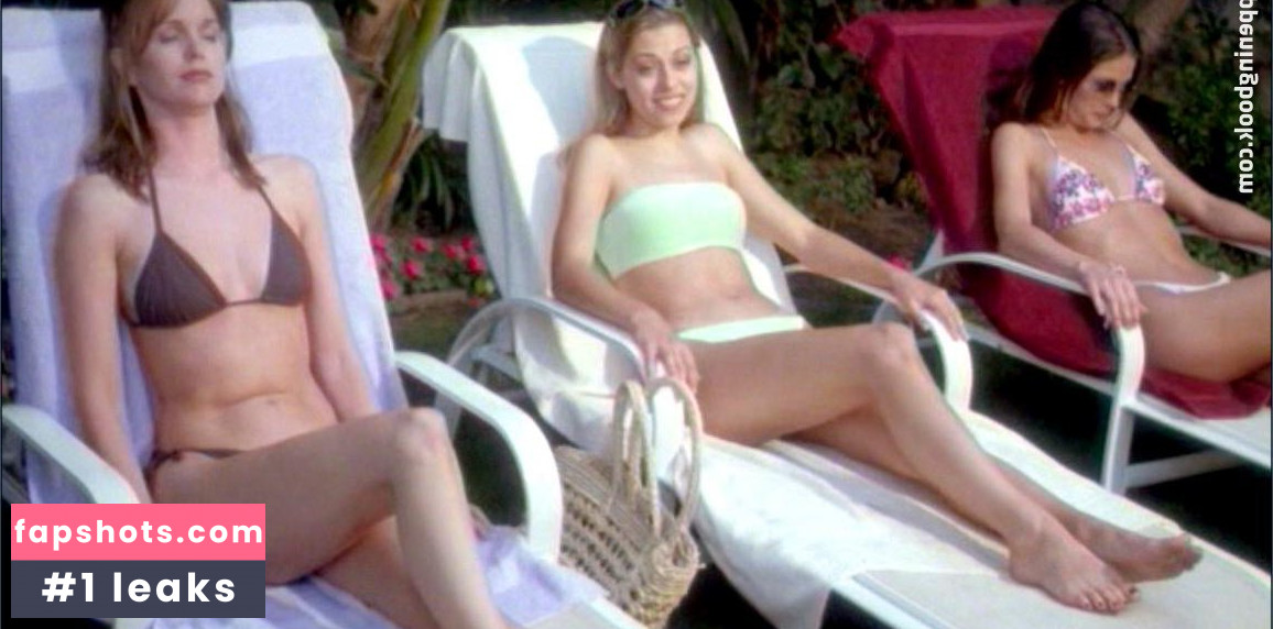 Cindy Campbell nude babe gallery