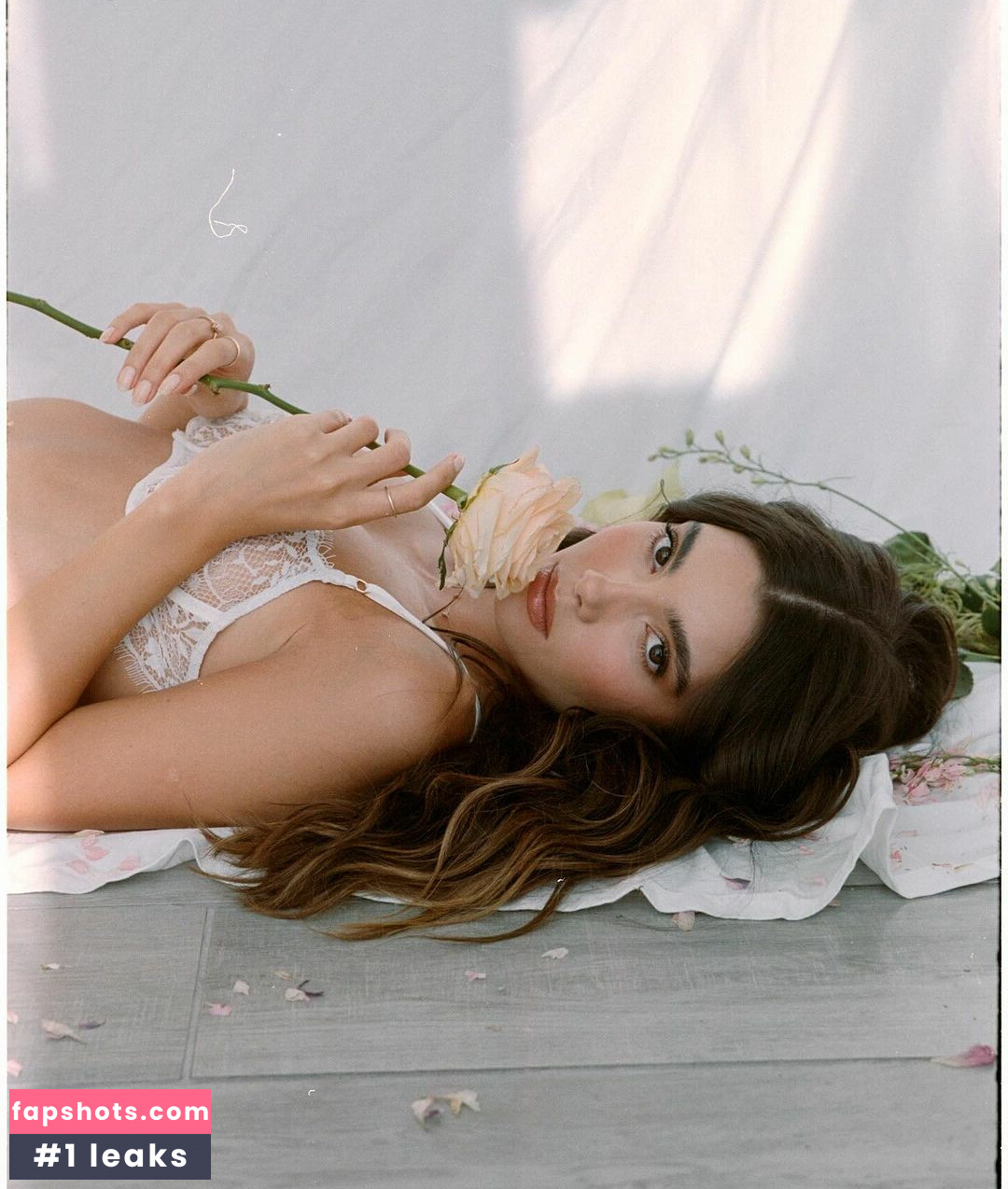 Cindy Mello gallery photo #29