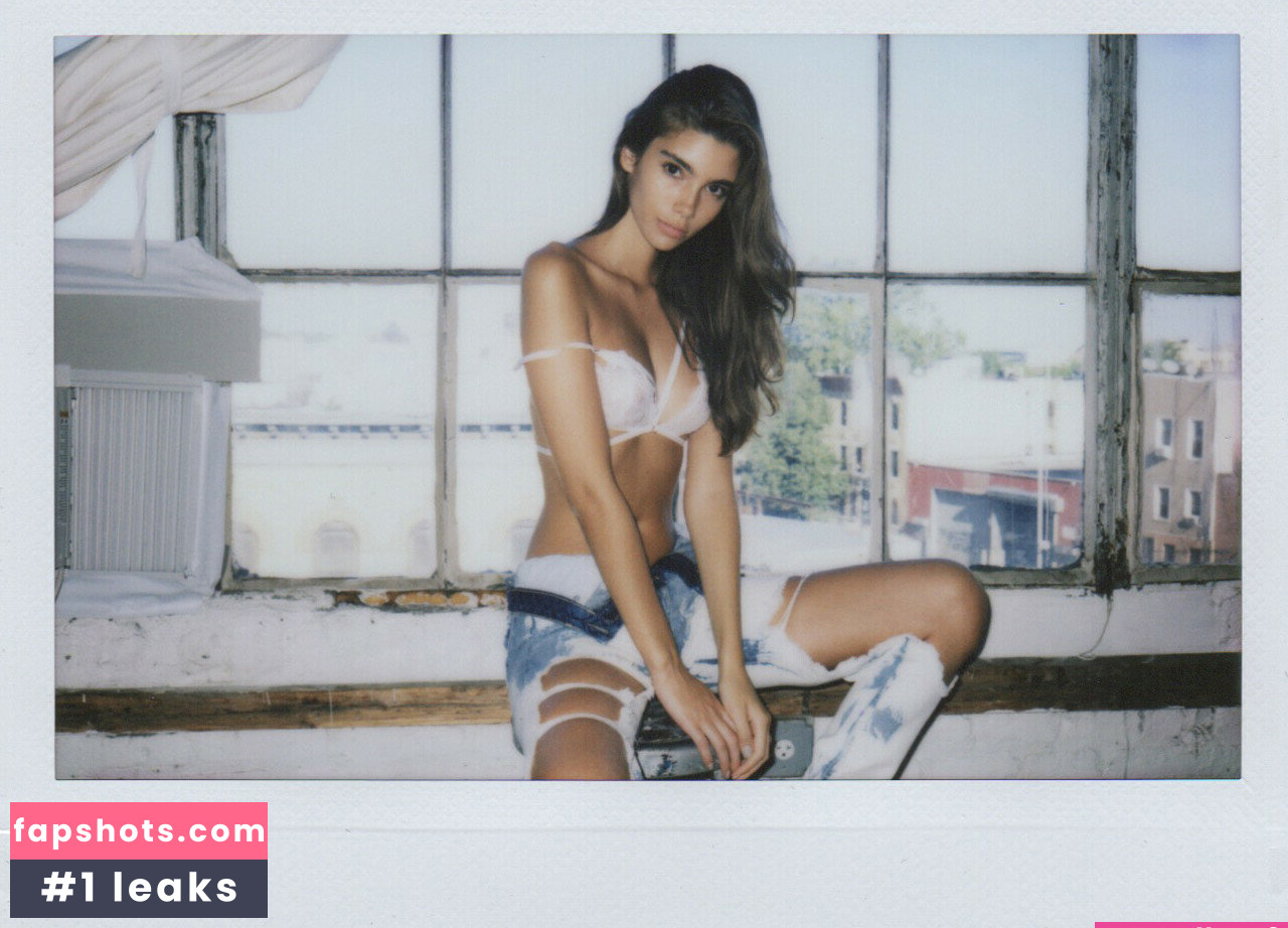 Cindy Mello gallery photo #471