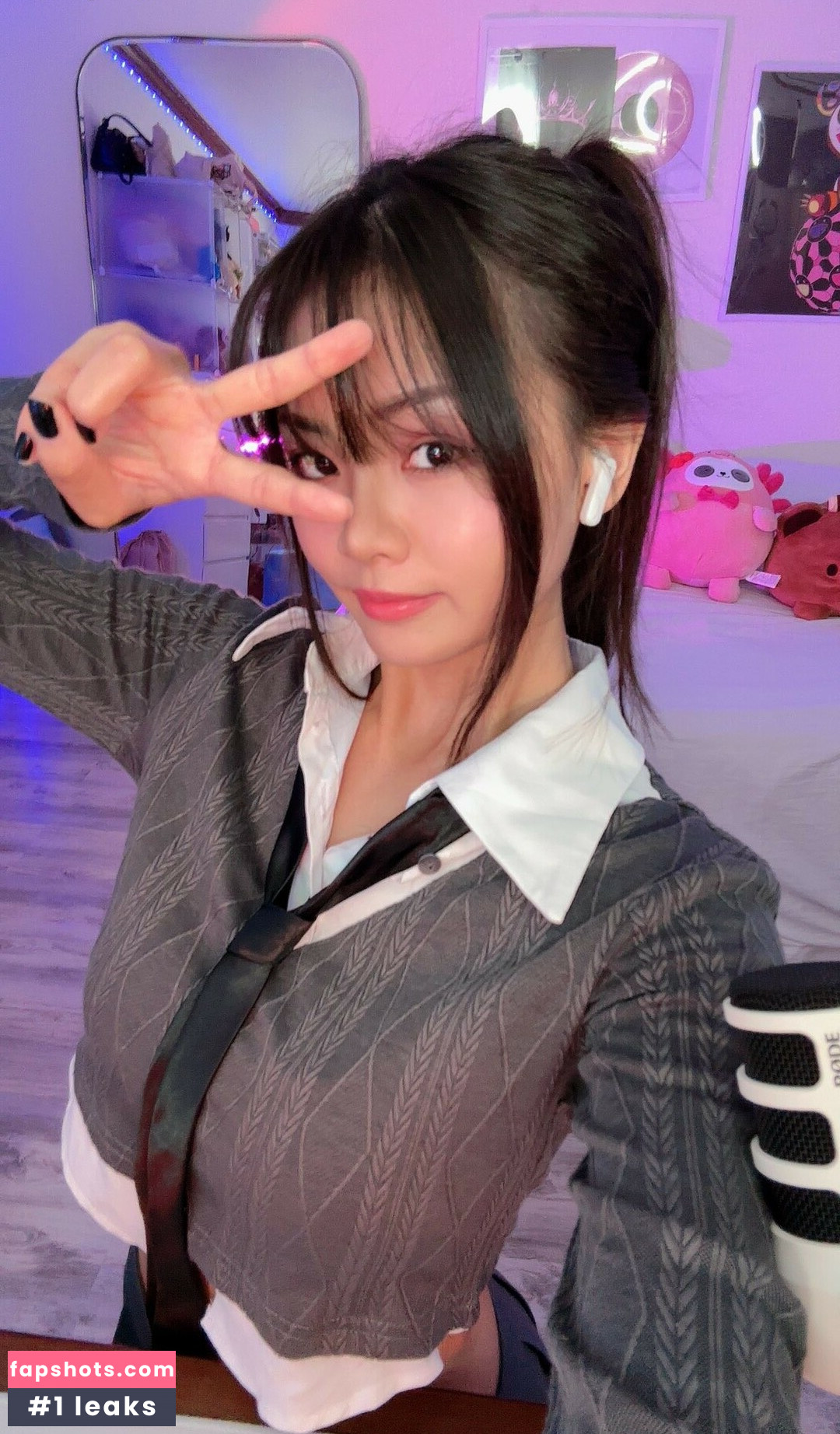 Cindy Phan gallery photo #45