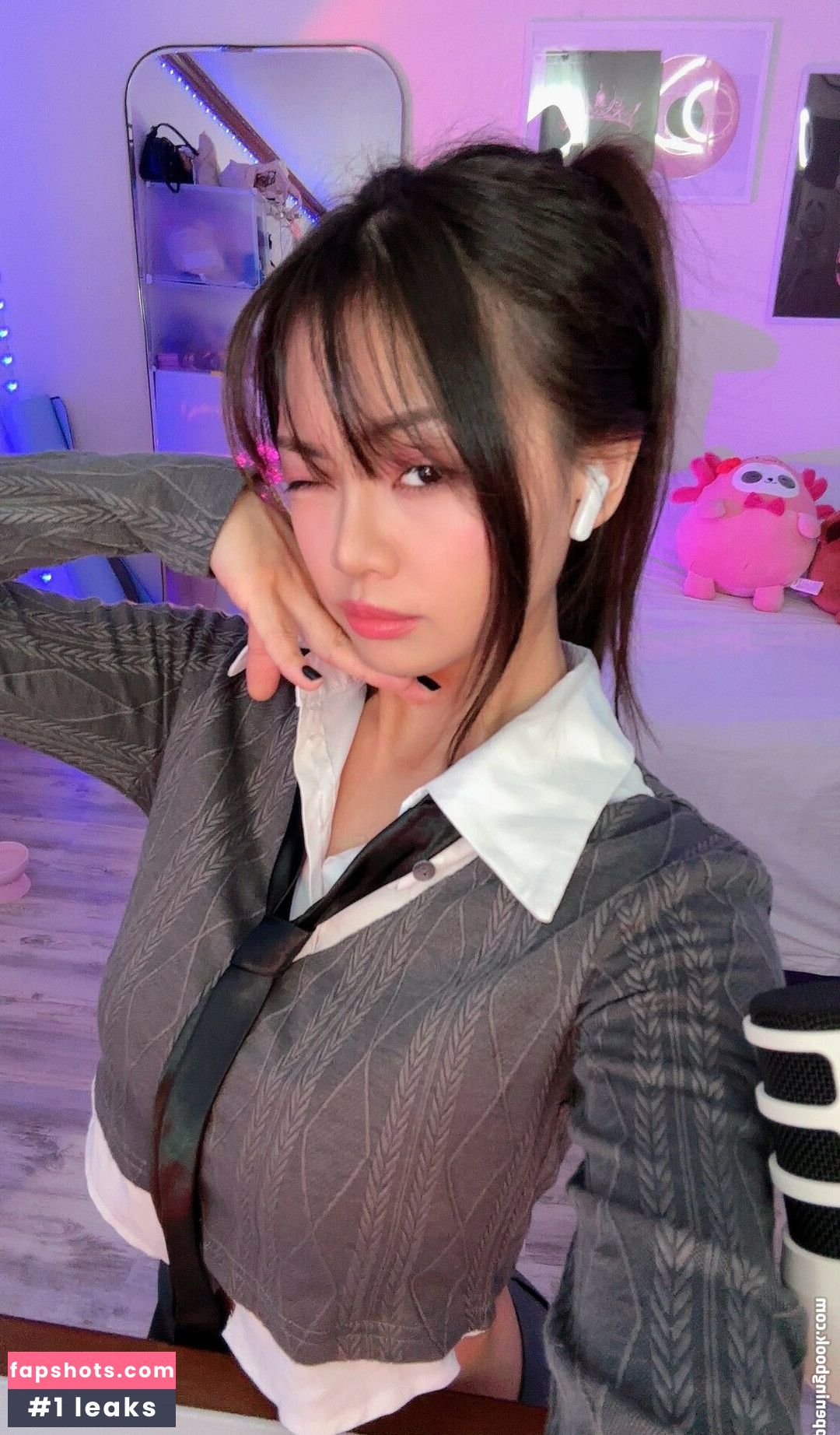 Cindy Phan gallery photo #46