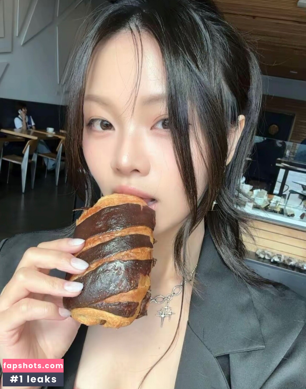 Cindy Phan gallery photo #6