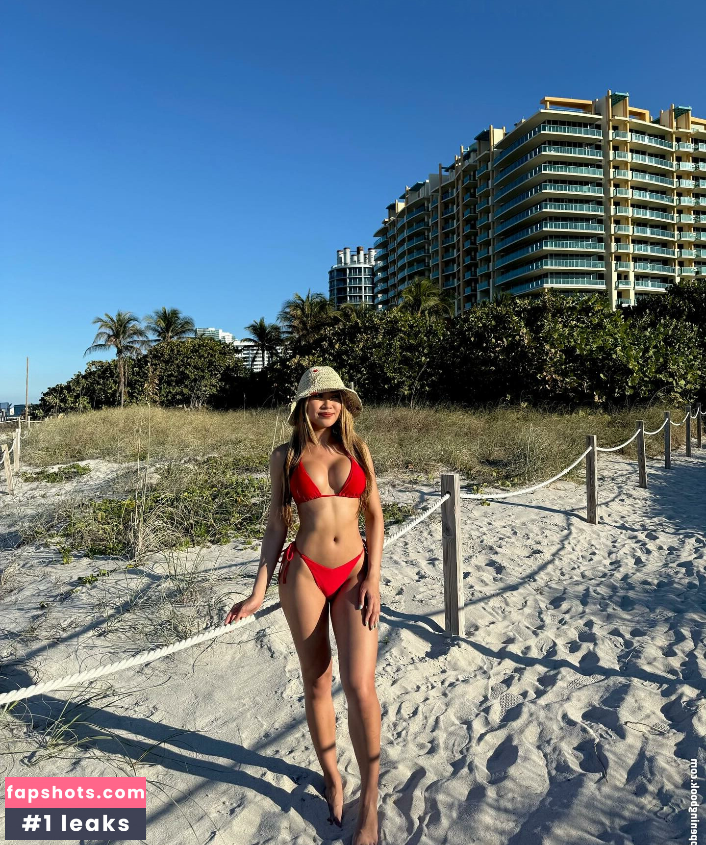 Cindy Vu gallery photo #17