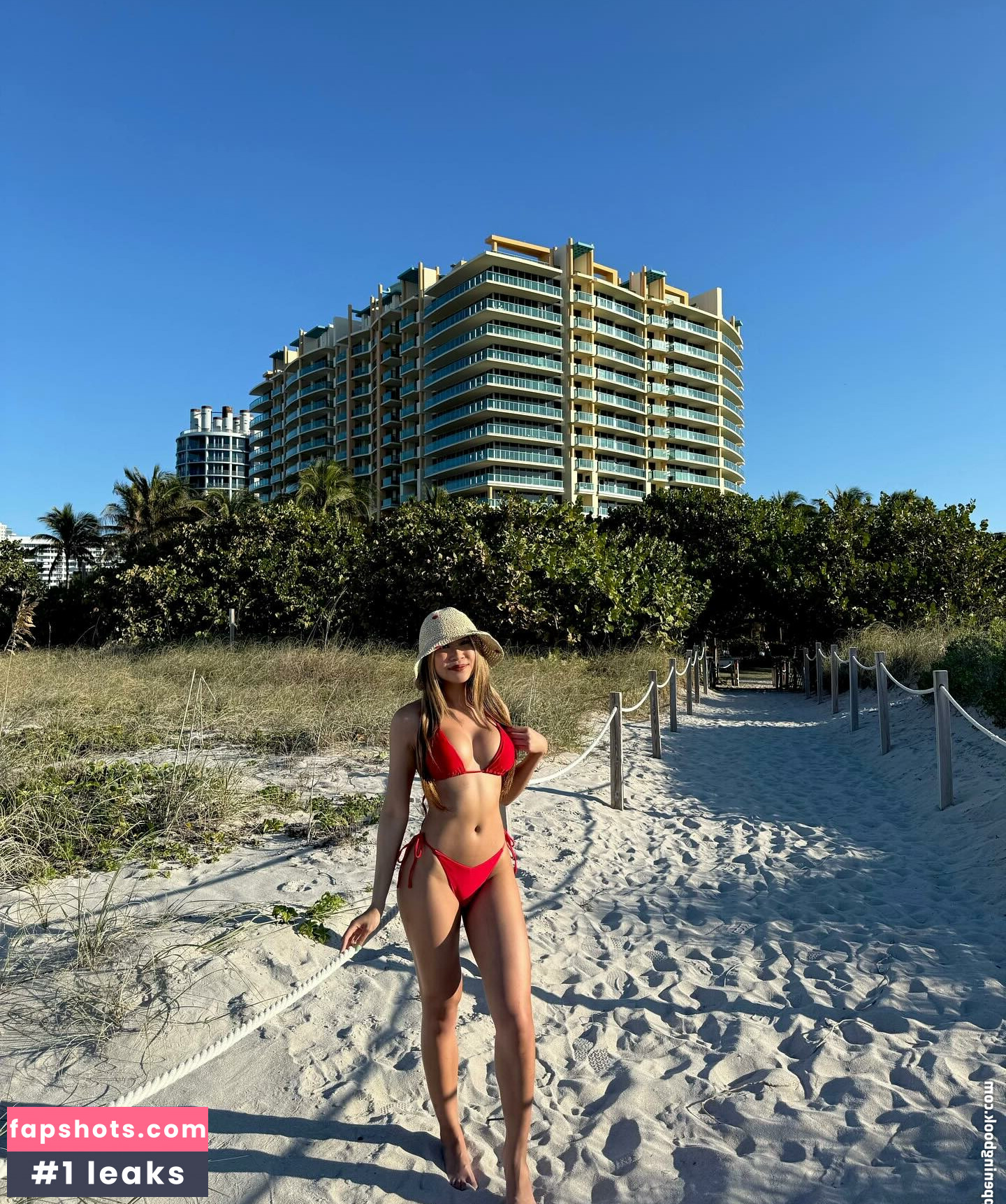 Cindy Vu gallery photo #6