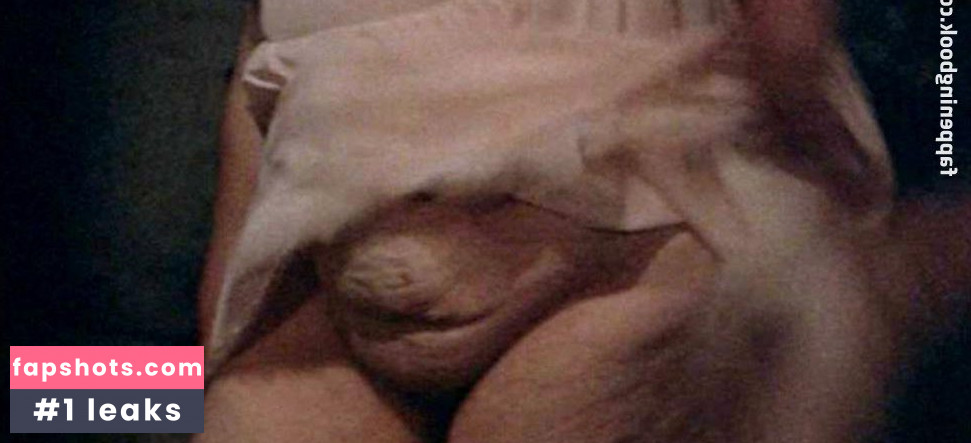 Claire Benito gallery photo #4