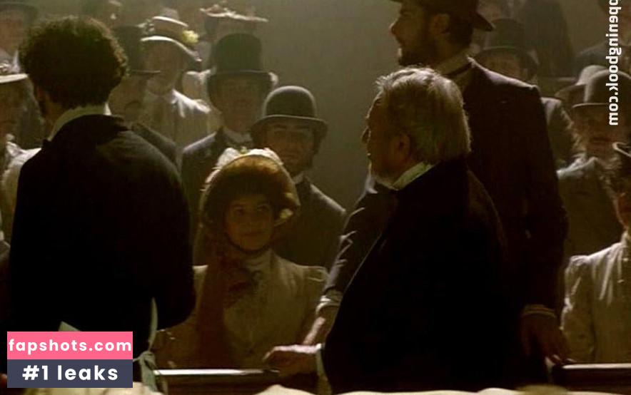 Claire Borotra gallery photo #10