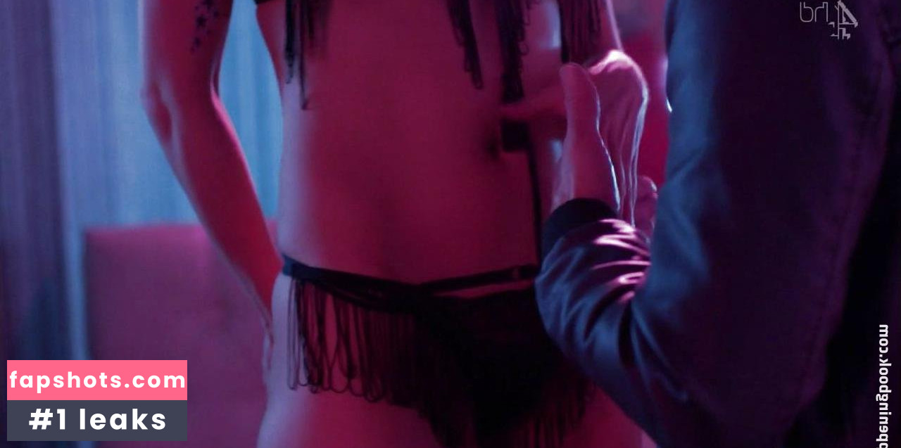 Claire Dargo gallery photo #7