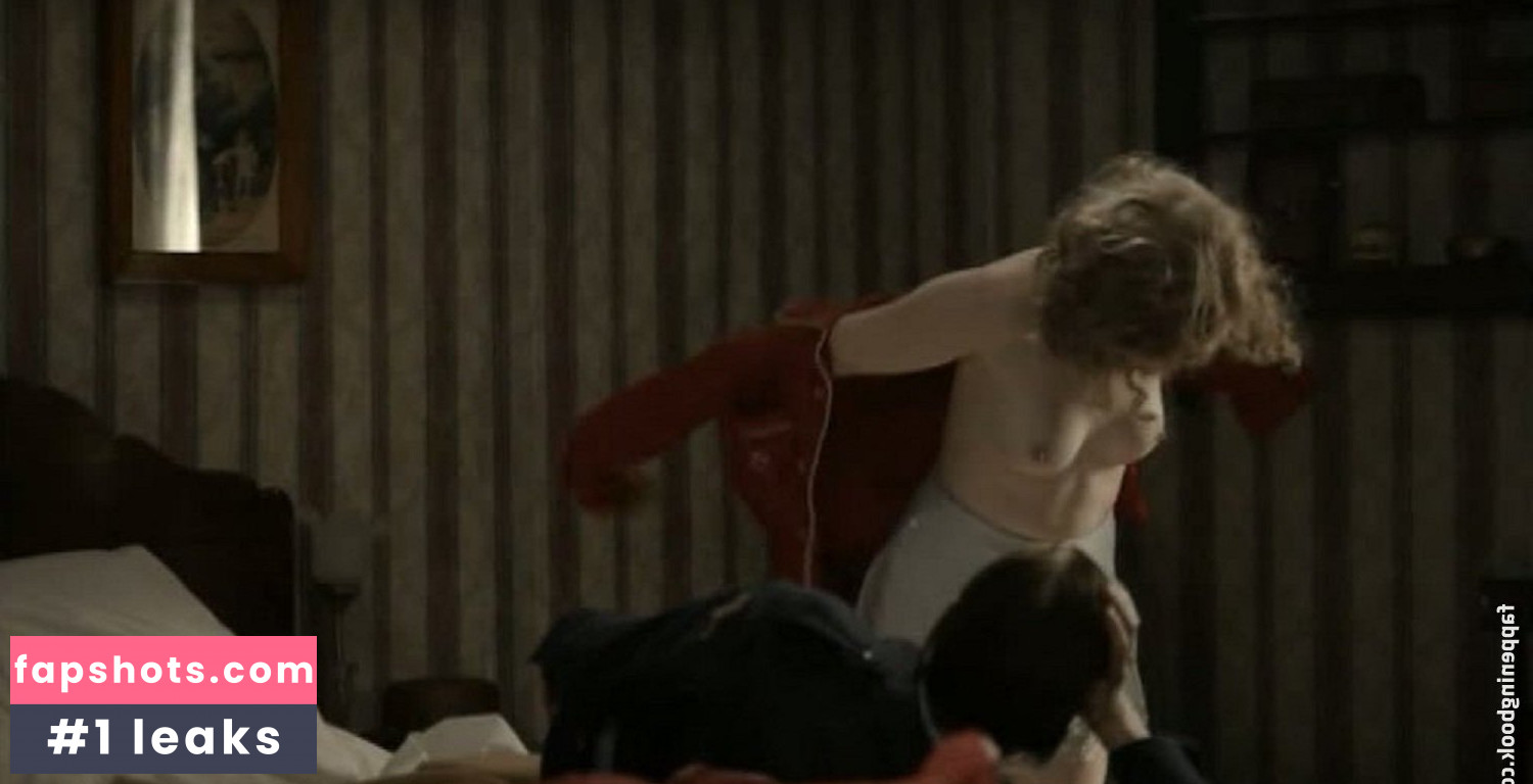 Claire Foy gallery photo #57