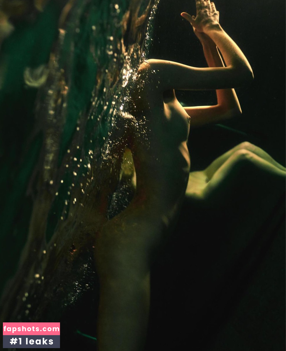 Claire Fromaigeat gallery photo #7