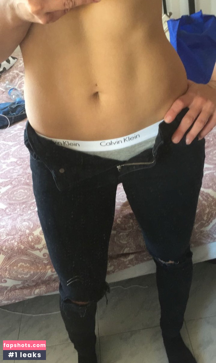 Claire Hutchings gallery photo #101