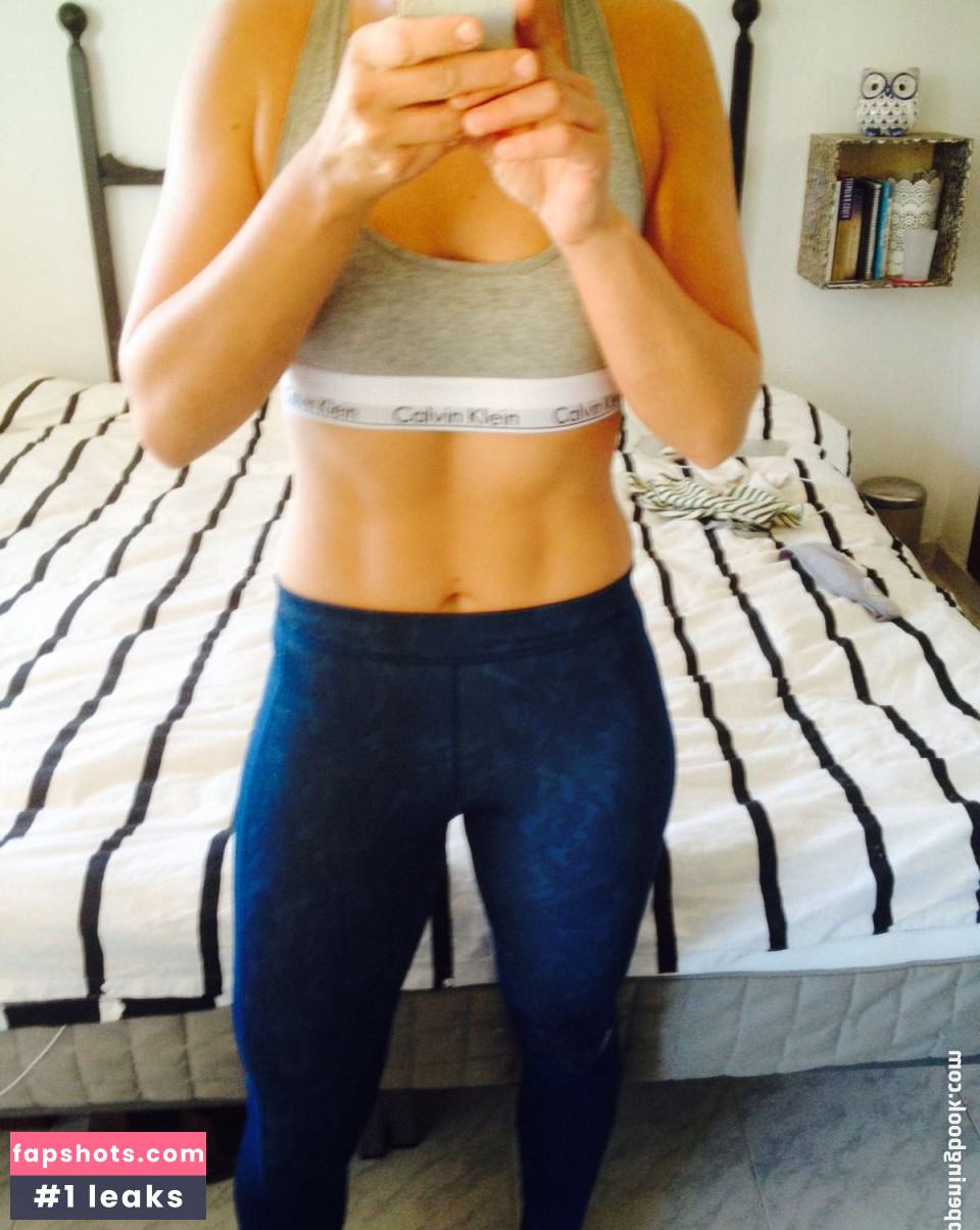 Claire Hutchings gallery photo #111