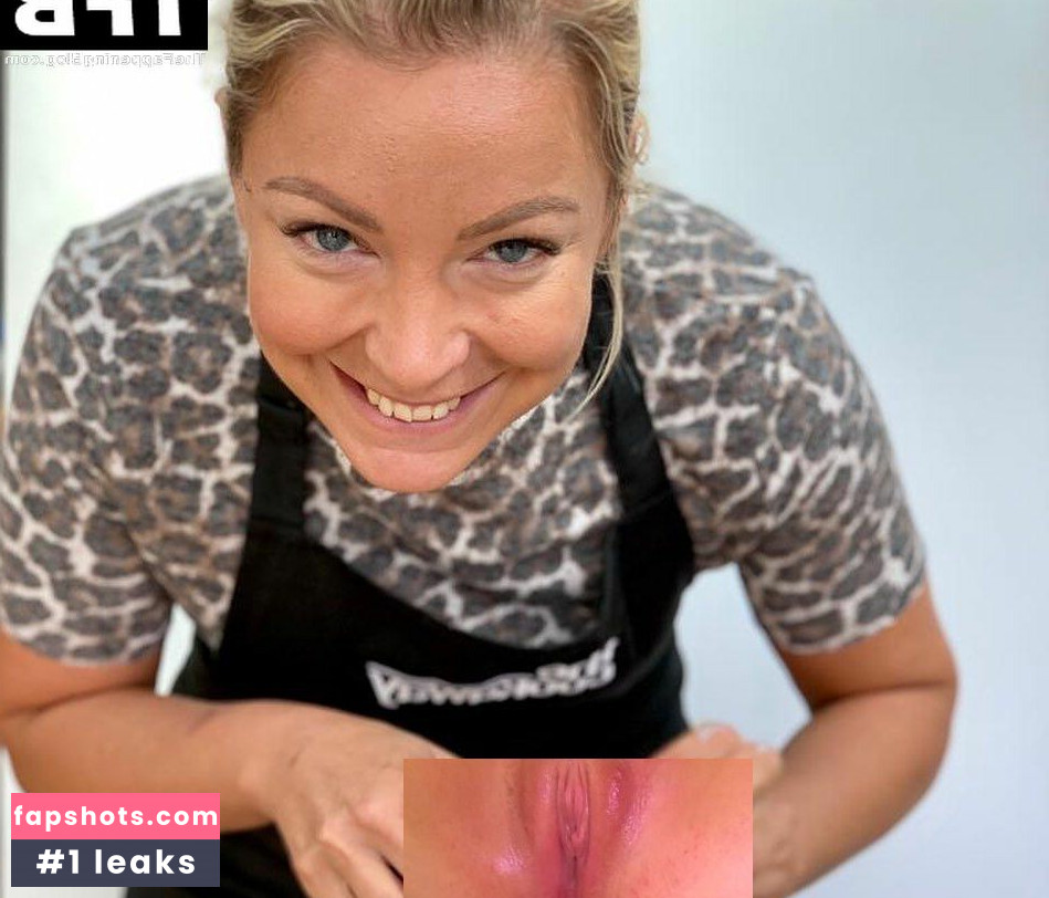 Claire Hutchings gallery photo #10