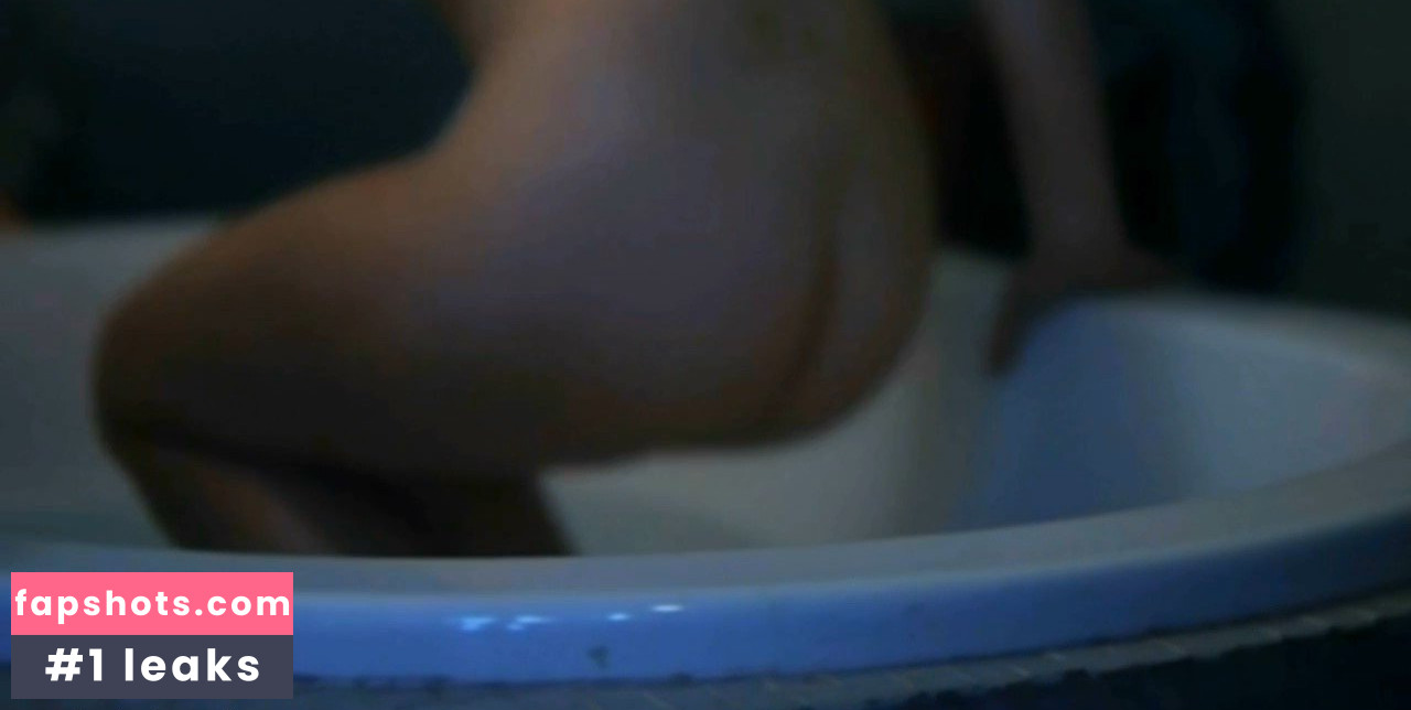 Claire Nebout gallery photo #2