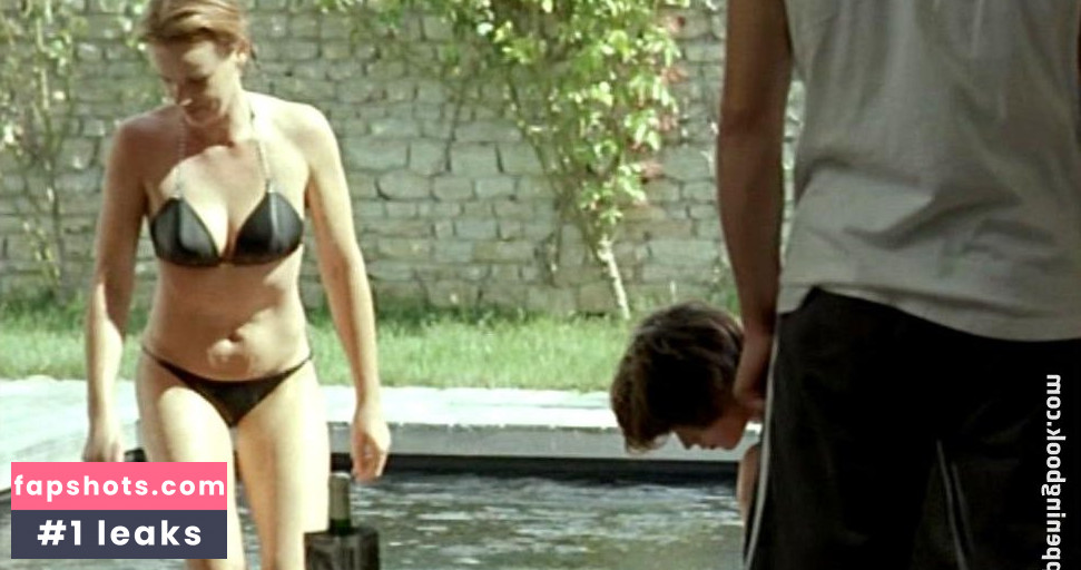 Claire Nebout gallery photo #23