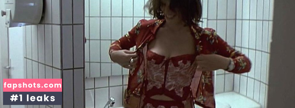 Claire Nebout gallery photo #24