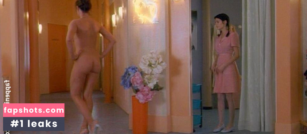 Claire Nebout gallery photo #6