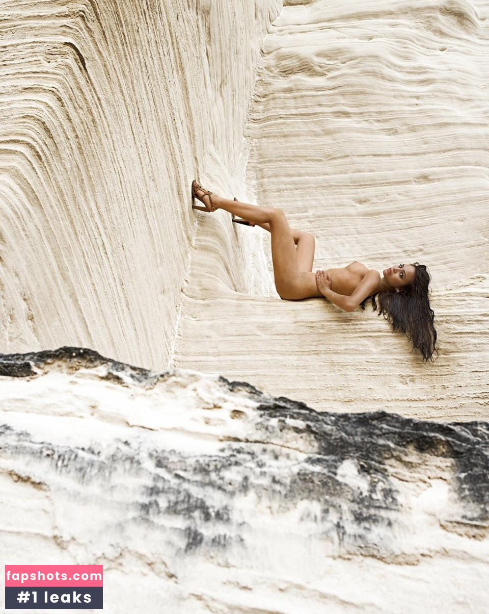 Claire Oelkers Nude Leaks OnlyFans Photos #3 - LeakJerk