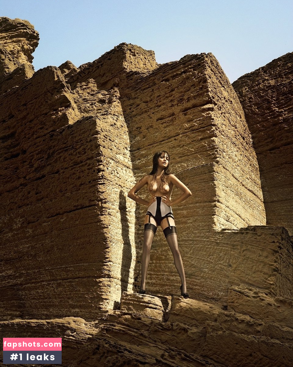 Claire Oelkers Nude Leaks OnlyFans Photos #4 - LeakJerk