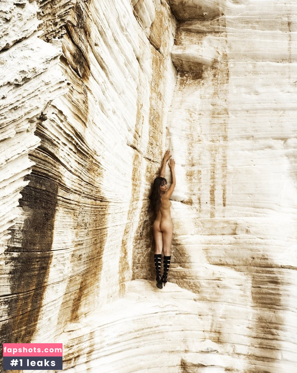 Claire Oelkers Nude Leaks OnlyFans Photos #6 - LeakJerk