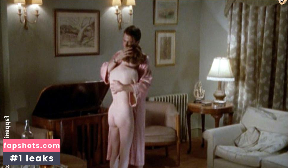 Claire Skinner gallery photo #35