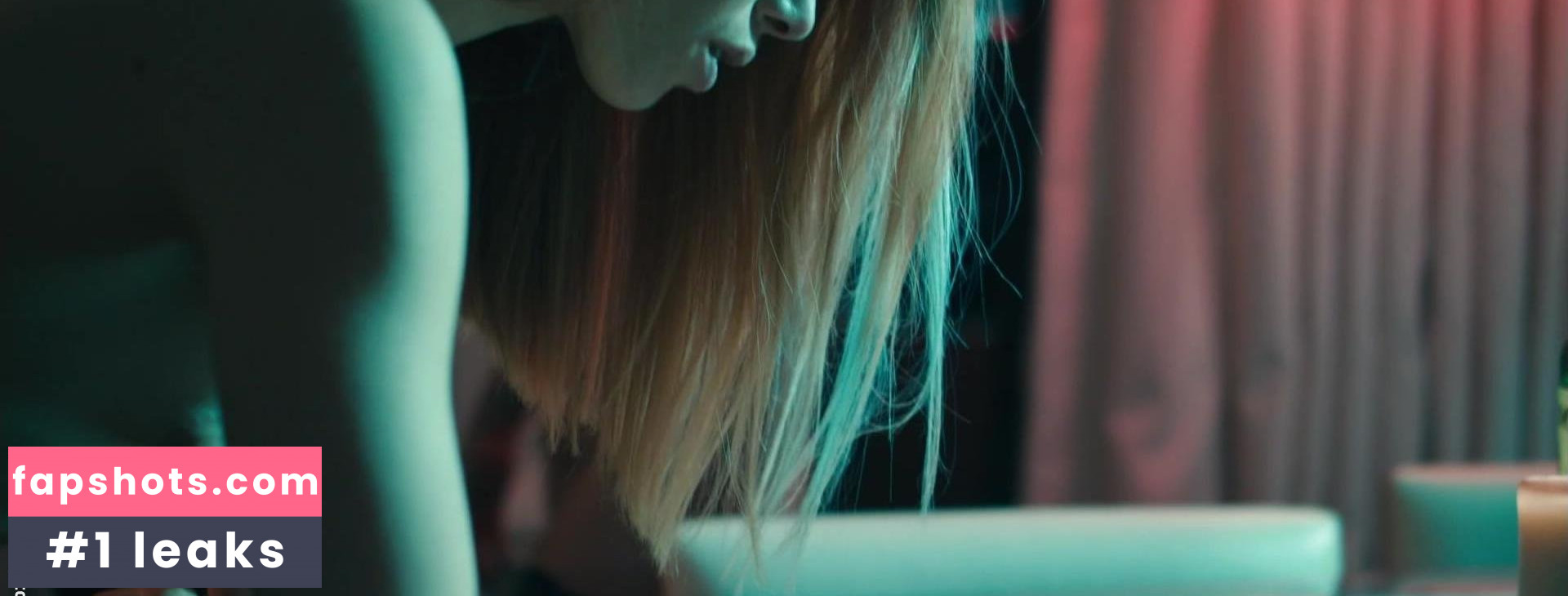 Claire Smith nude babe gallery