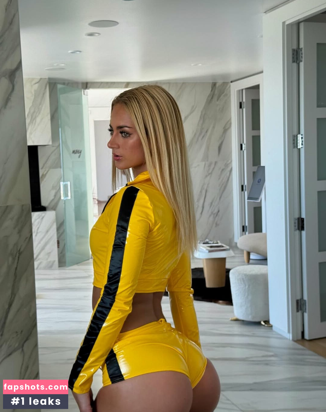 Claire Stone gallery photo #15