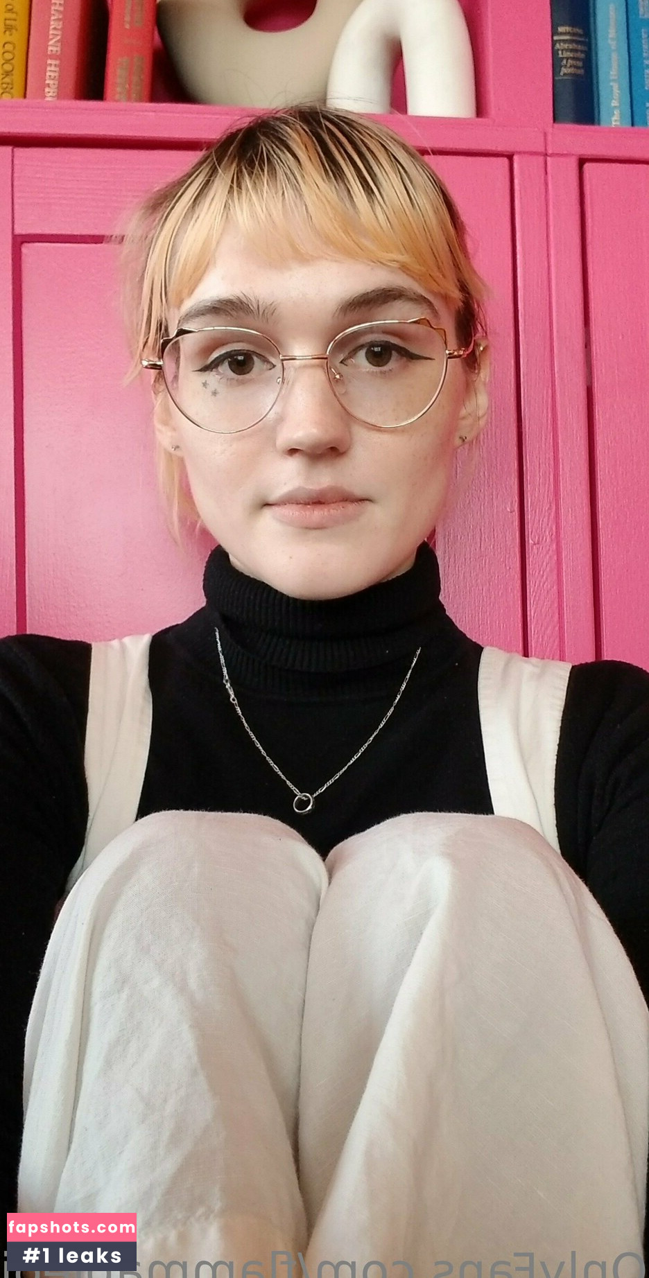 Claire Tennebrarum gallery photo #28