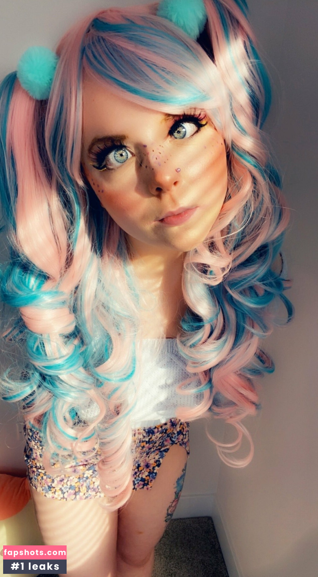 clairecatsby gallery photo #4