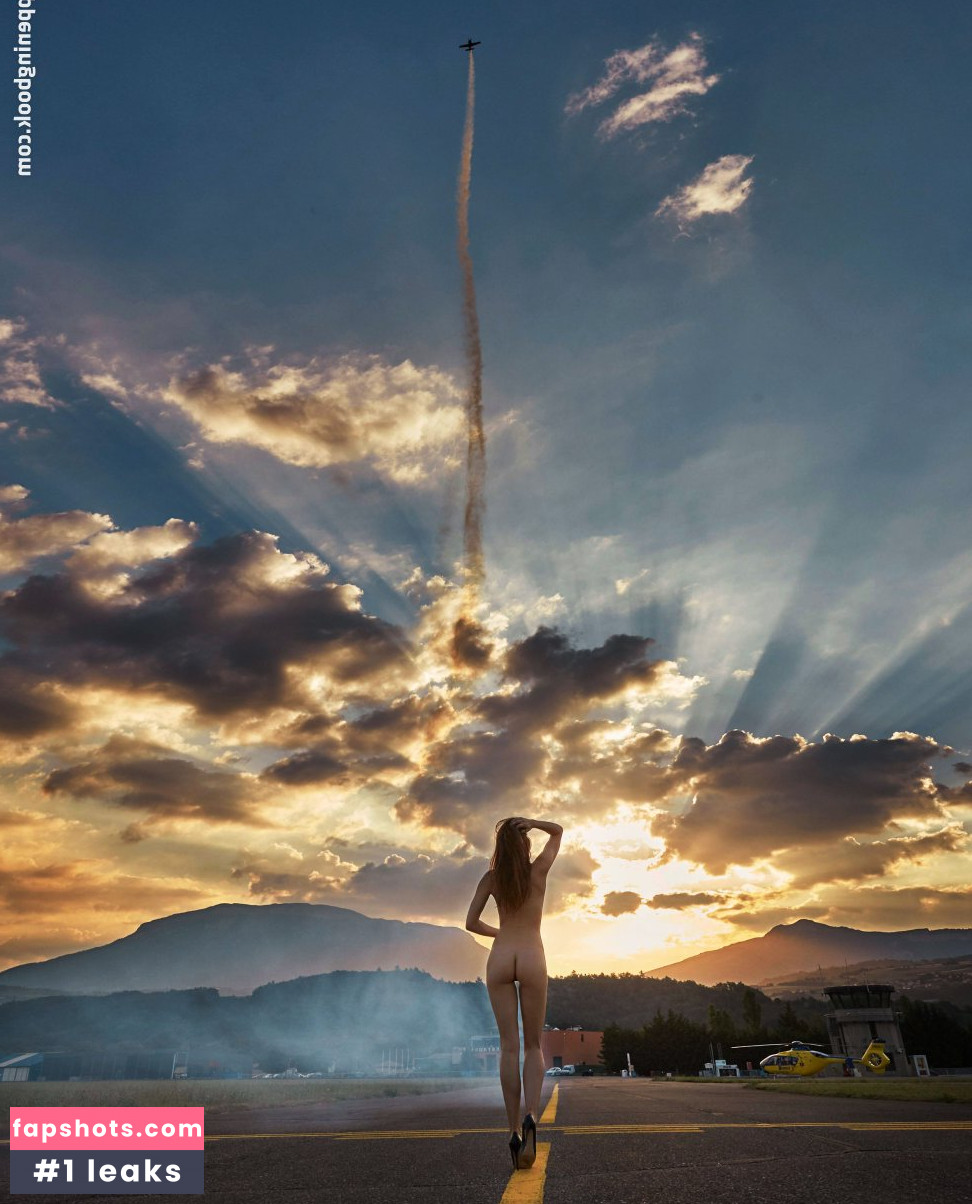 Clara Botte gallery photo #23