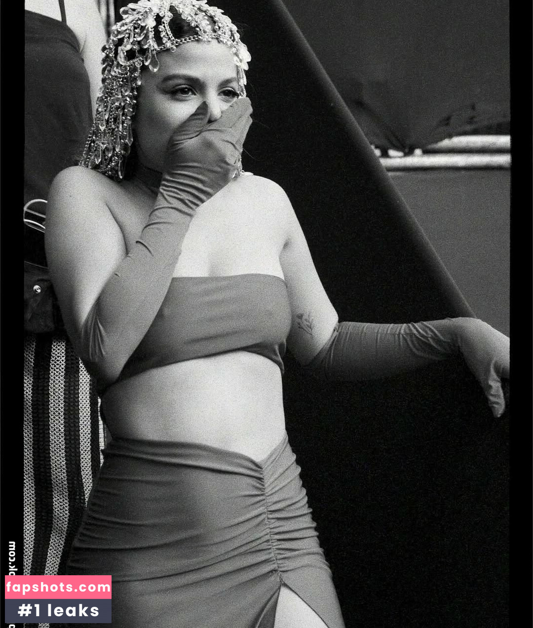 Clara Buarque gallery photo #17