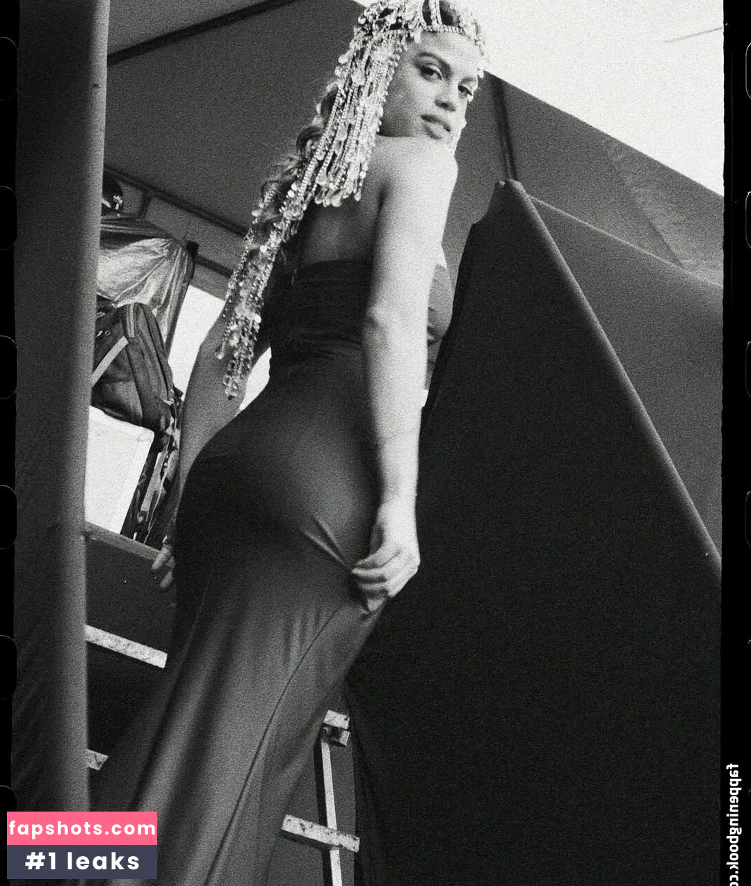 Clara Buarque gallery photo #19