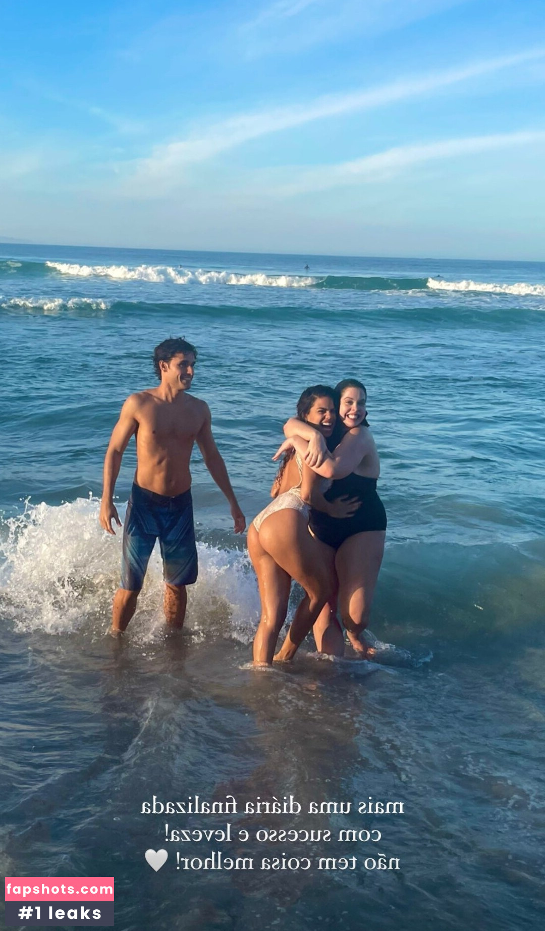 Clara Buarque gallery photo #10