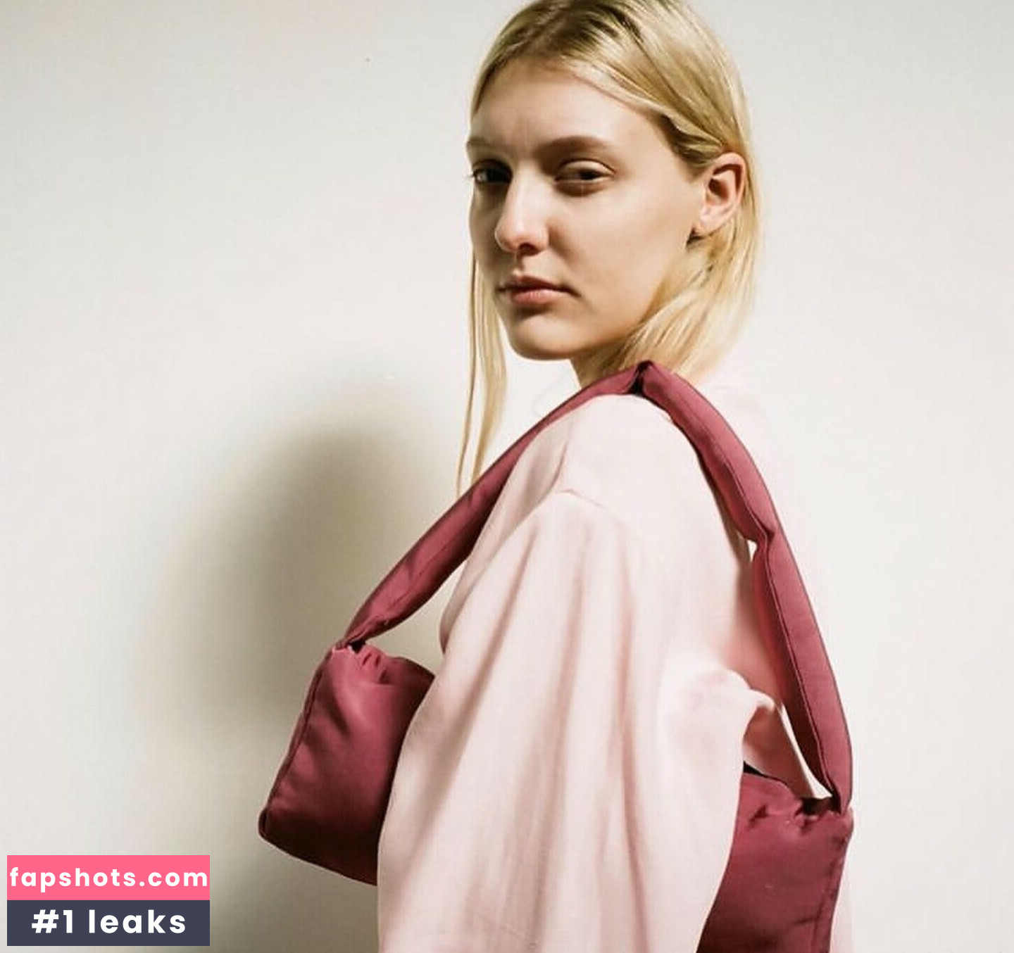 Clara Etcheverry gallery photo #2