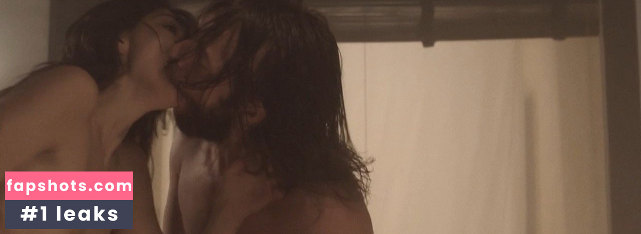 Clara Furey gallery photo #3