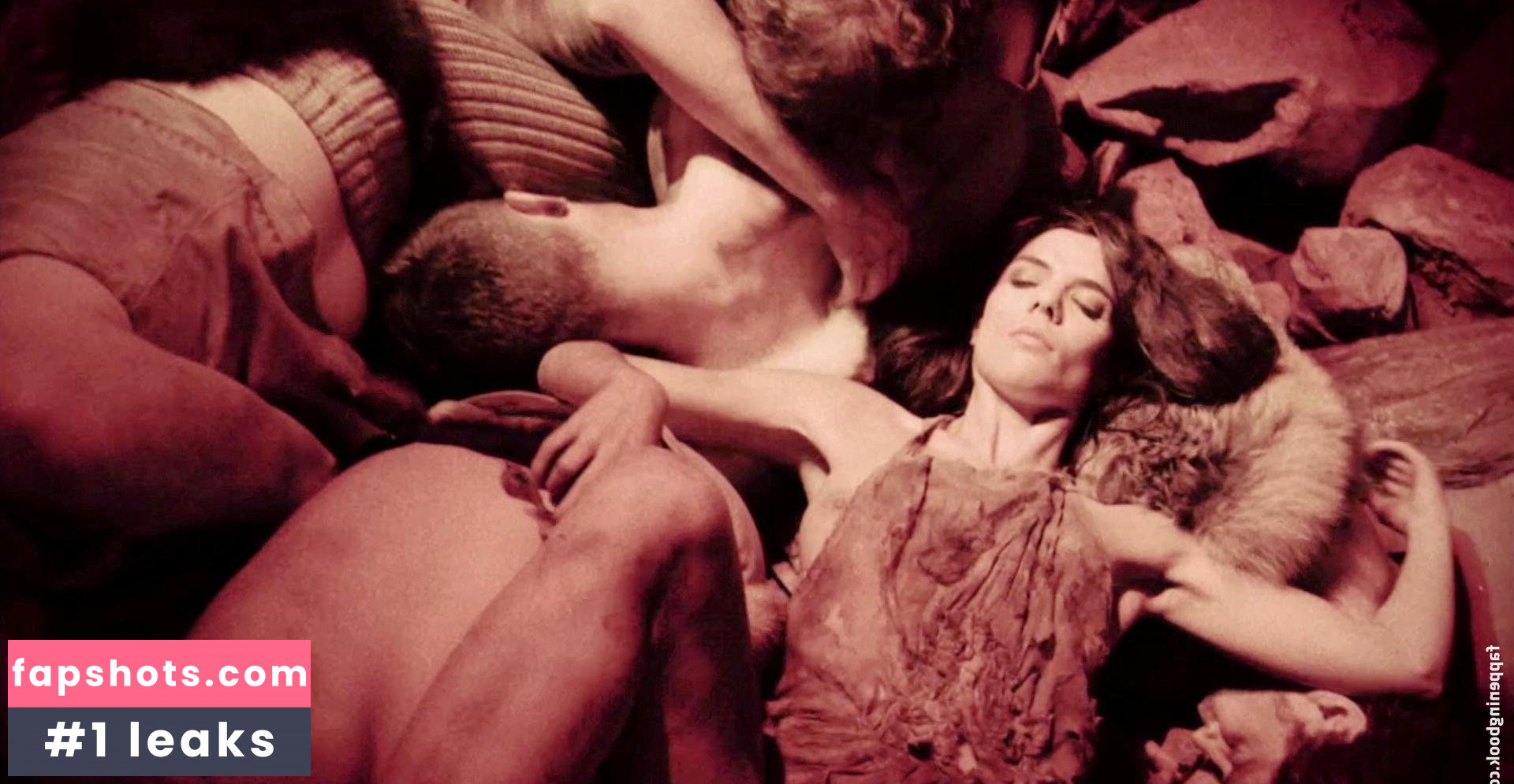 Clara Furey gallery photo #8