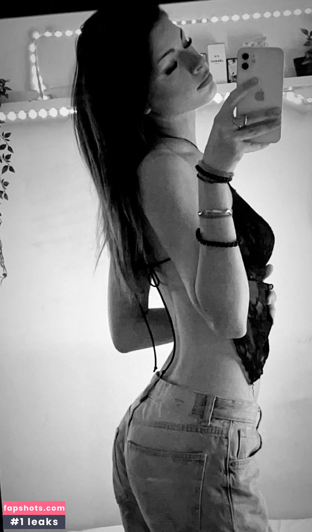 Clara Lostanlen nude babe gallery