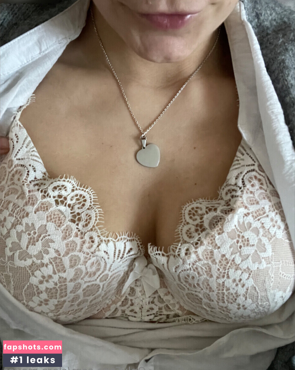 clara.mayer Nude Leaks OnlyFans Photos #11 - LeakJerk