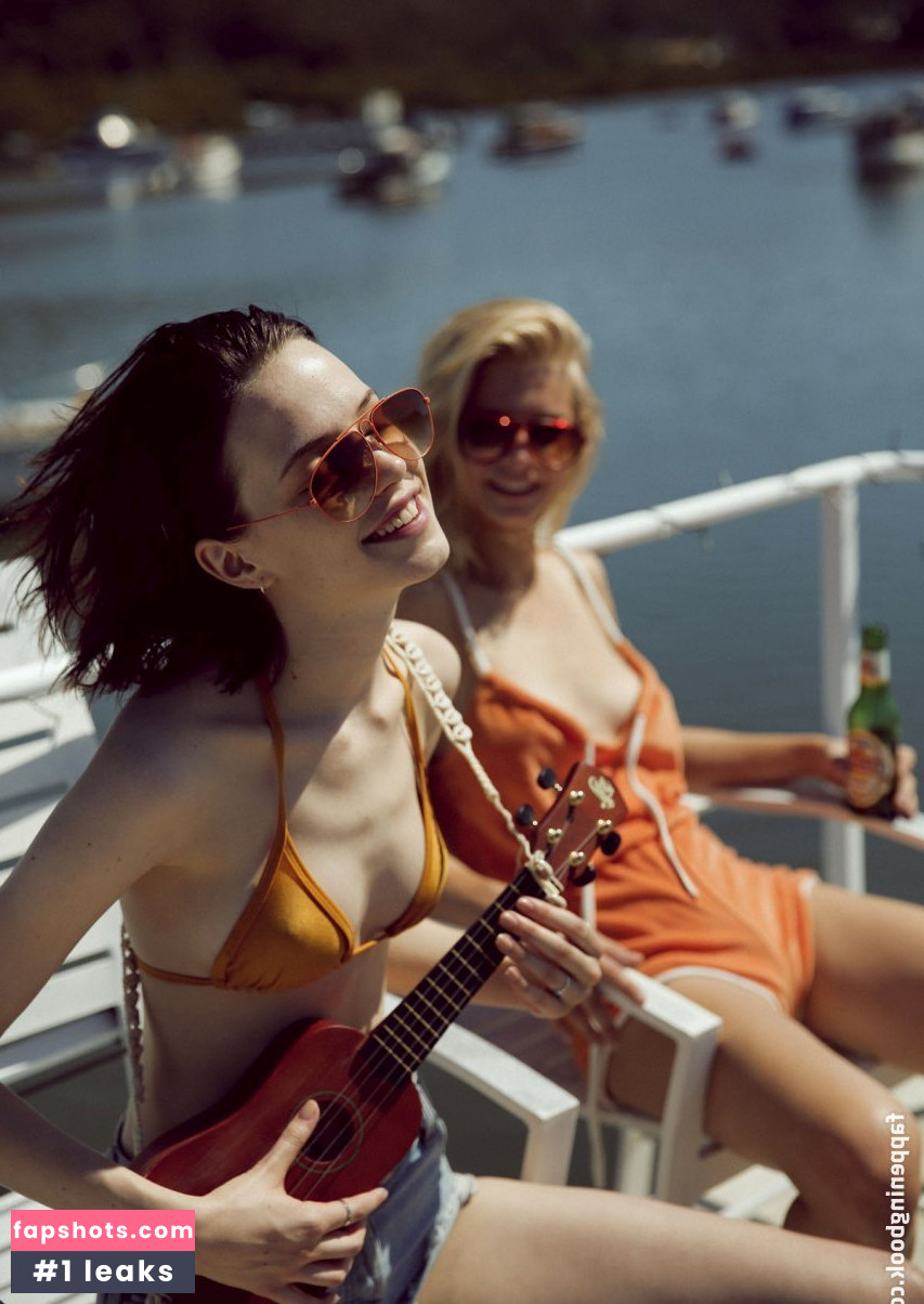 Clara Rosager gallery photo #21