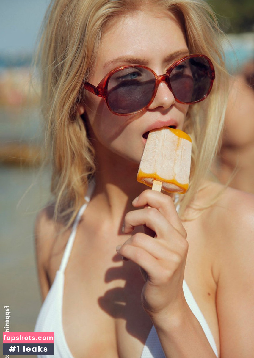 Clara Rosager gallery photo #25